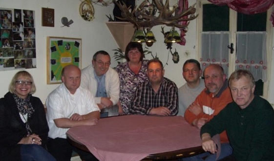 Der neue Vorstand: Heidrun Reul, Andreas Kailing, Walter Schnobl, Manuela Böhme, Axel Schäfer, Helmut Kropac, Richard Schmidt, Wilhelm Dietzel. Es fehlt: Hans Georg Schneider